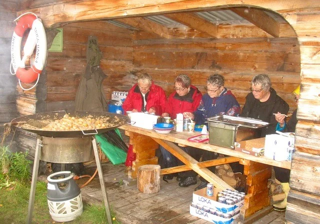 Lunch ute i Saxnäs